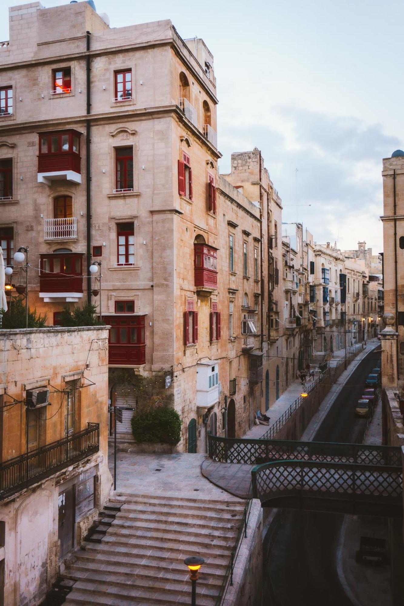 Charming Home With Sea Views & Maltese Balcony By 360 Estates Valletta Exterior photo